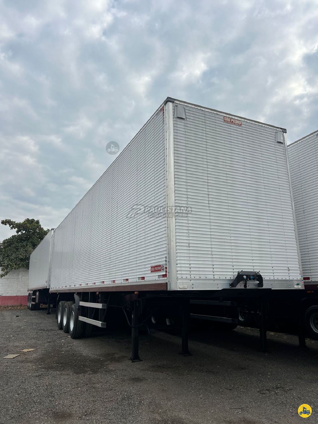 CARRETA RODOTREM BAU FURGAO Paulistana Carretas SAO PAULO SÃO PAULO SP